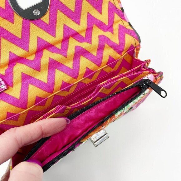 VERA BRADLEY | Quilted Chevron Floral Bright Wristlet Wallet - Picture 12 of 12